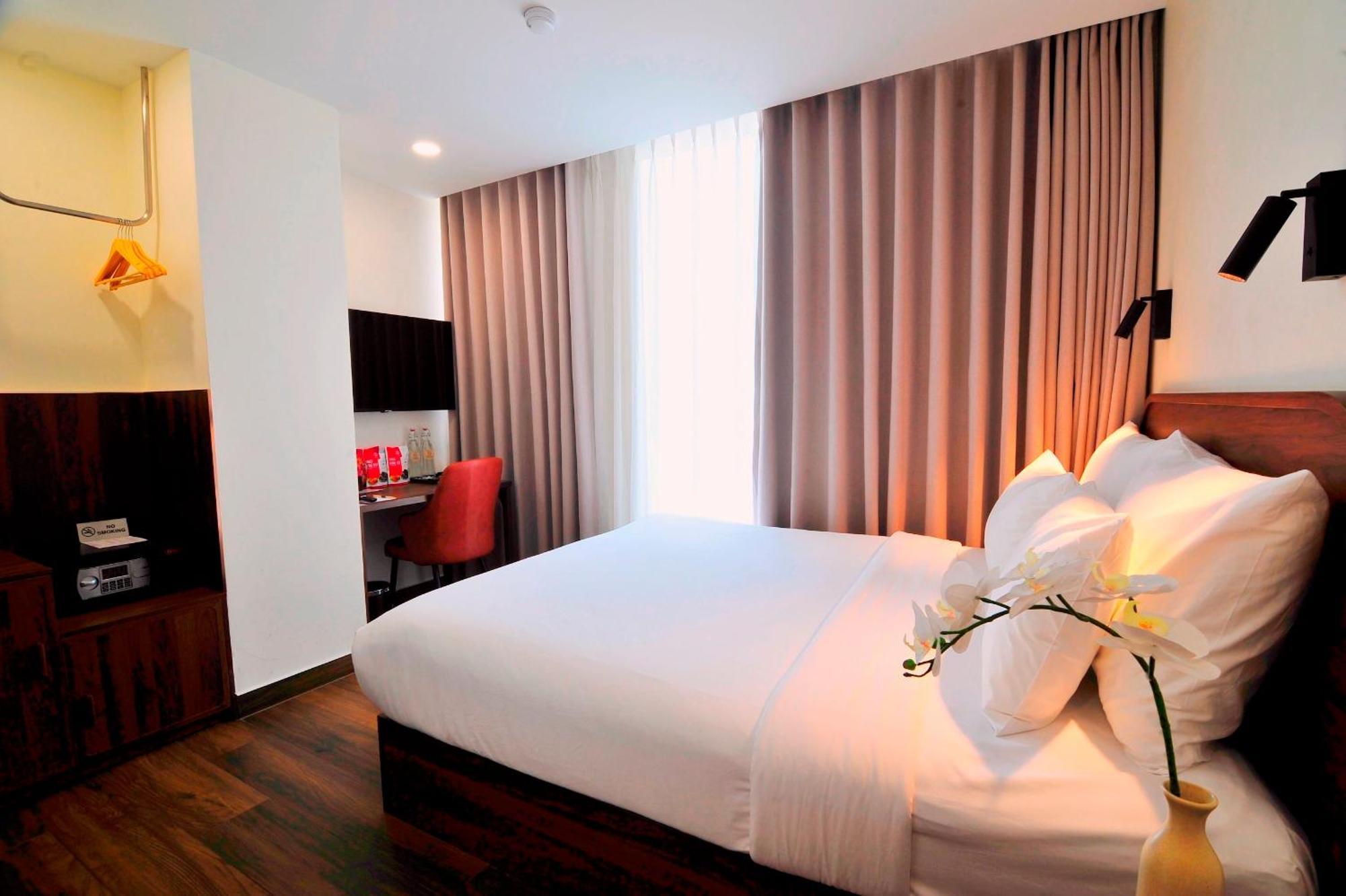 Hato Saigon Boutique Hotel & Rooftop Хошимин Номер фото